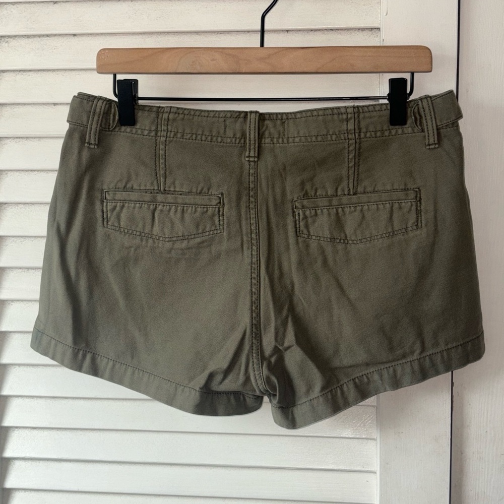 NWT Abercrombie and Fitch Army Green Boyfriend Short Mid Rise size 28 - Picture 5 of 5